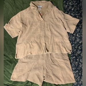 NWT Linen Set